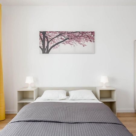 Chill Apartments Warsaw Airport Bagian luar foto