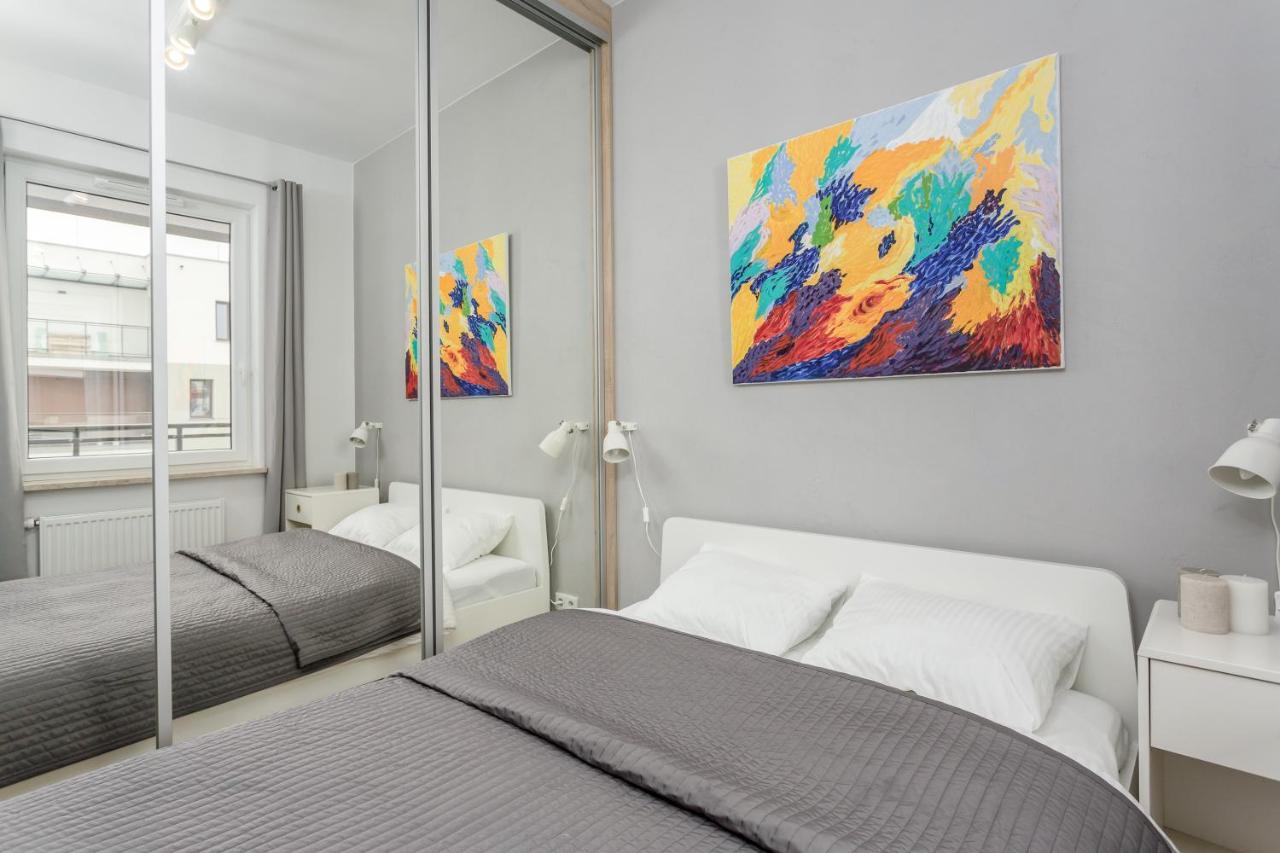 Chill Apartments Warsaw Airport Bagian luar foto