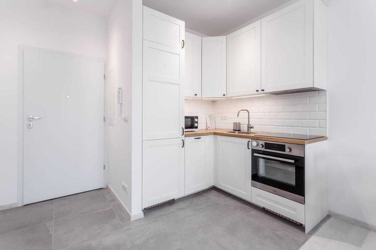 Chill Apartments Warsaw Airport Bagian luar foto