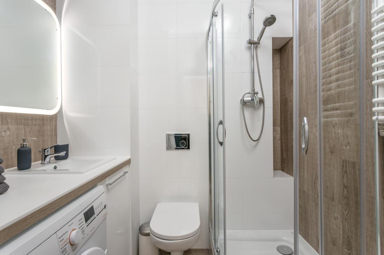 Chill Apartments Warsaw Airport Bagian luar foto