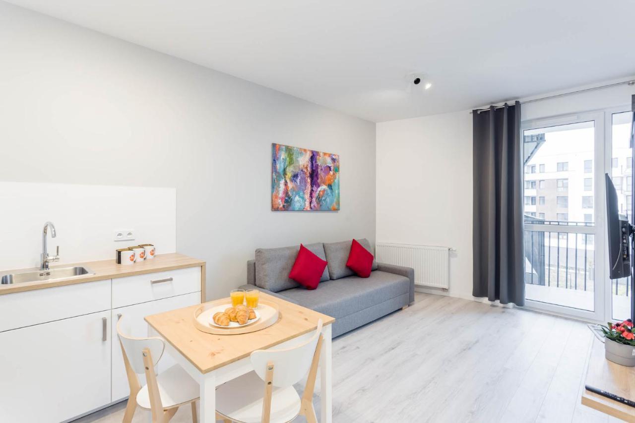 Chill Apartments Warsaw Airport Bagian luar foto