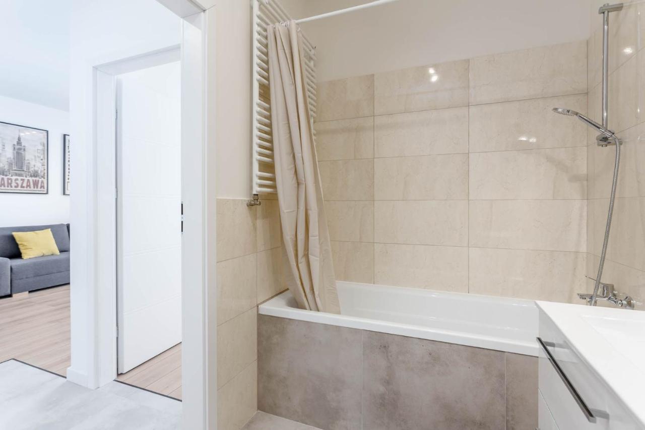 Chill Apartments Warsaw Airport Bagian luar foto