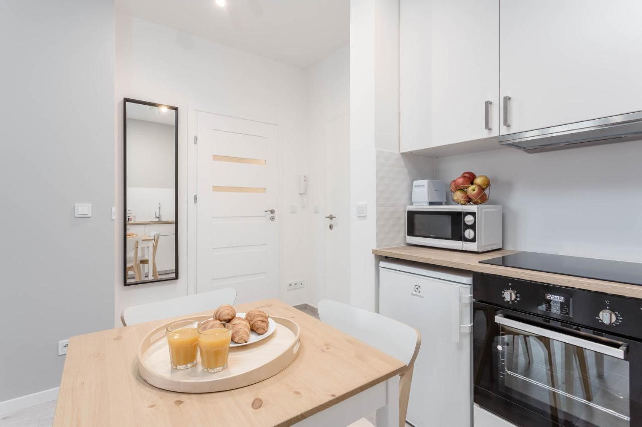 Chill Apartments Warsaw Airport Bagian luar foto