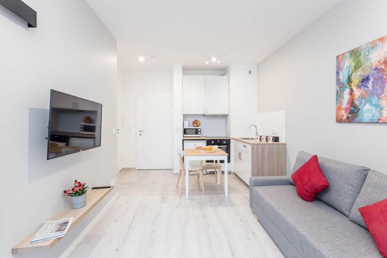 Chill Apartments Warsaw Airport Bagian luar foto