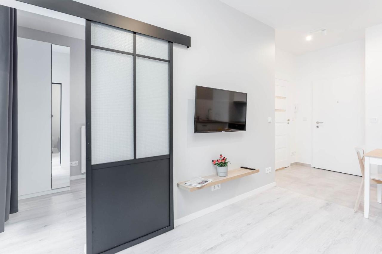 Chill Apartments Warsaw Airport Bagian luar foto