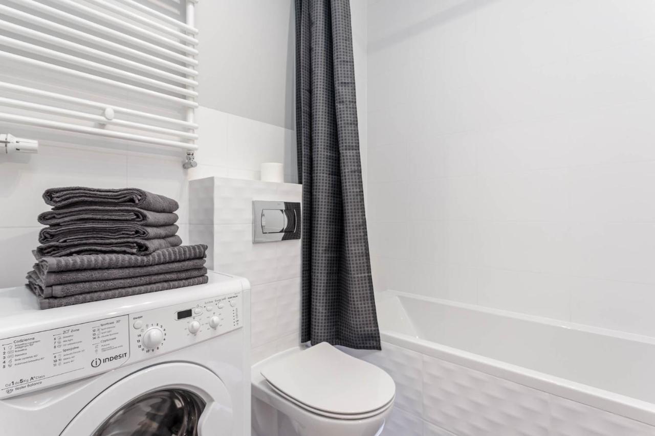 Chill Apartments Warsaw Airport Bagian luar foto