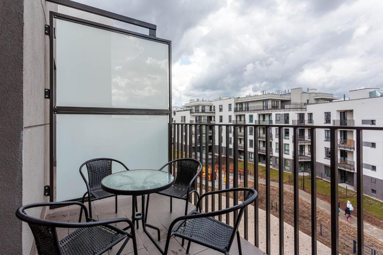 Chill Apartments Warsaw Airport Bagian luar foto